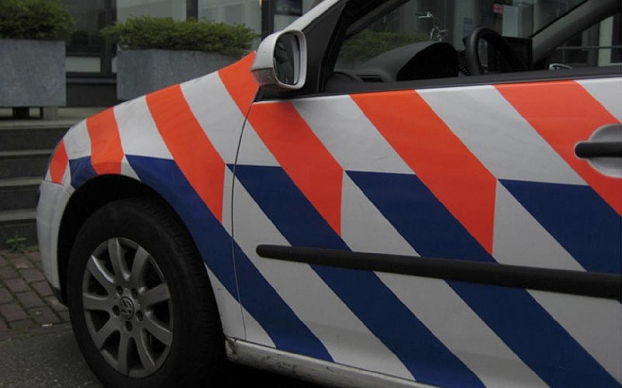 Auto met aanhanger te water bij Zwiggelte