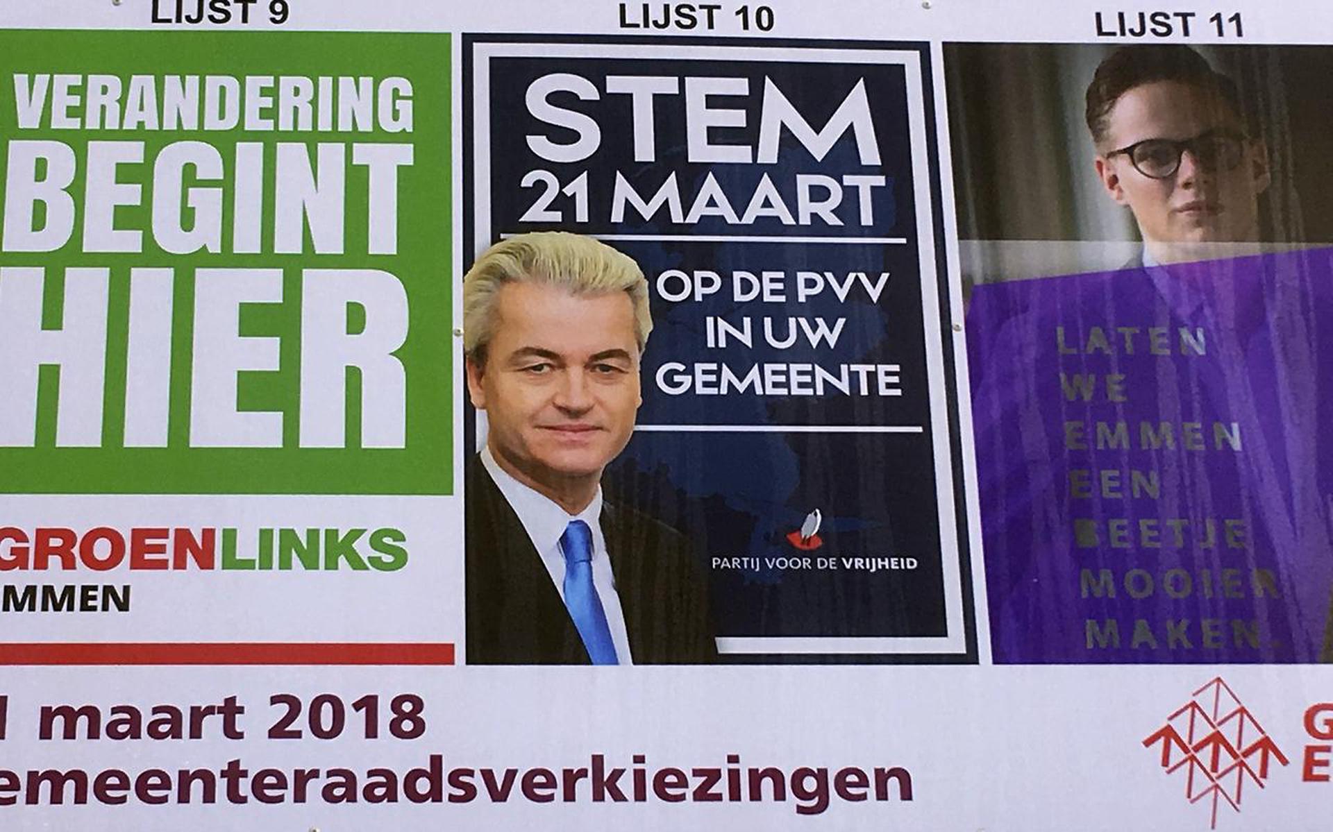 De PVV-posters die in Emmen hangen. FOTO: DvhN
