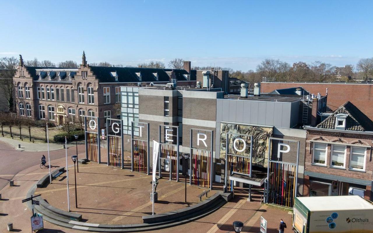 Schouwburg Ogterop kampt met vele mankementen. Schouwburg Ogterop kampt met vele mankementen.