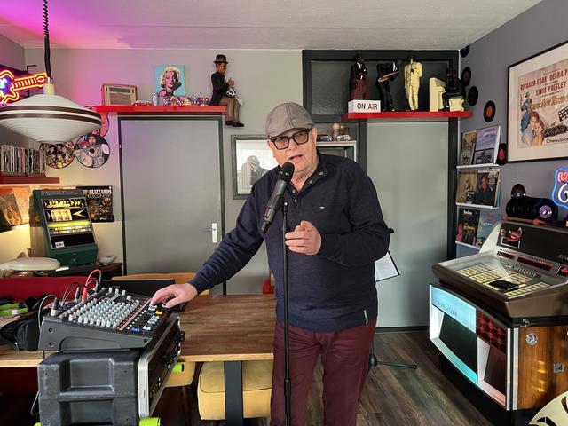 Wibo viert 50-jarig jubileum als artiest. 'Ik vind het nog steeds leuk om mensen te vermaken'