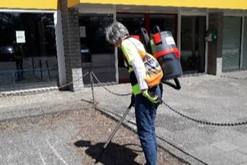 Peuken zijn een ramp om op te moeten rapen. Peukenzuiger in Midden-Drenthe biedt uitkomst