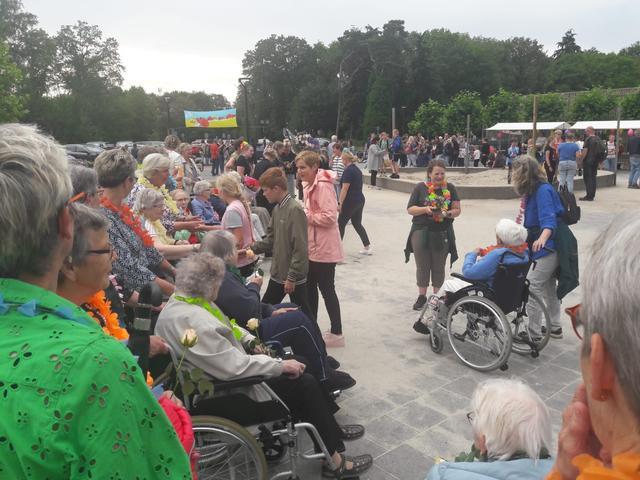 De wandelschoenen kunnen aan in Westerbork. Inschrijven voor de Avond4daagse is mogelijk