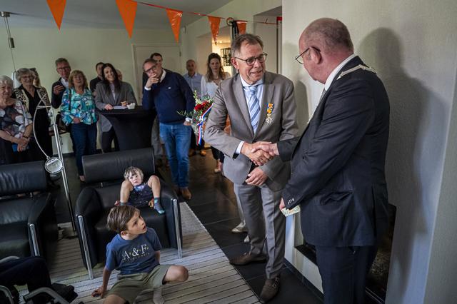 Lintje voor chirurg Frederik Spijkervet (67) uit Roden. ‘Dat iemand weer verder kan met z’n leven is