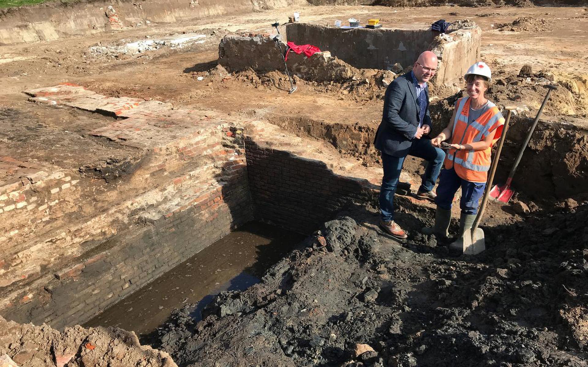 Oktober vorig jaar werden bij archeologische opgravingen ook al resten van de Bentheimer Poort aangetroffen. Foto DvhN