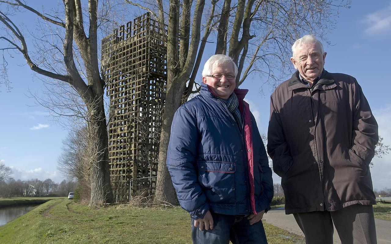 Tachtigers Schoonebeek blij: ‘hun’ toren wordt toch opgeknapt - Dagblad
