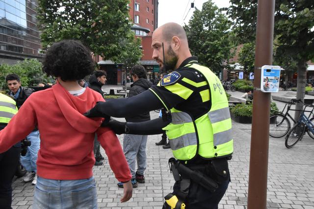 Overlast in centrum Assen: extra handhavers maar geen cameratoezicht op Koopmansplein