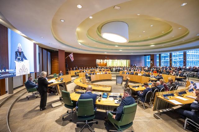 Drents Parlement trekt de provincie in. Vergadering over omgevingsvisie vindt plaats in raadszaal Ty