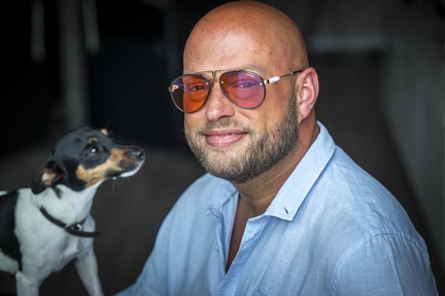 Zanger Jeffrey Kuipers uit Hoogeveen is door schade en schande wijs geworden.