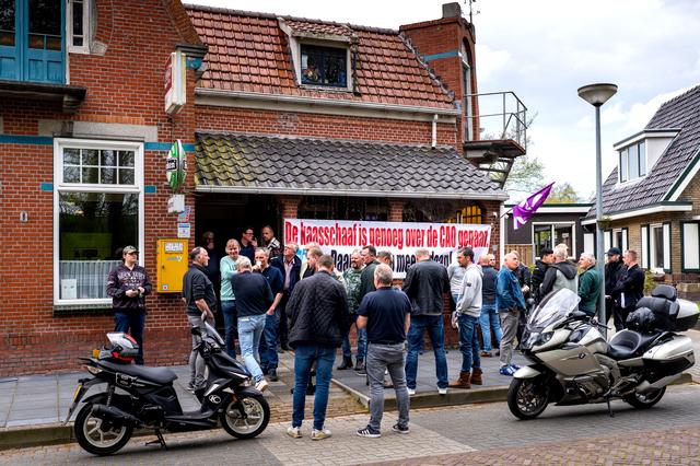 Acties in de zuivel worden vinniger en breiden uit. In Beilen start staking van twee dagen