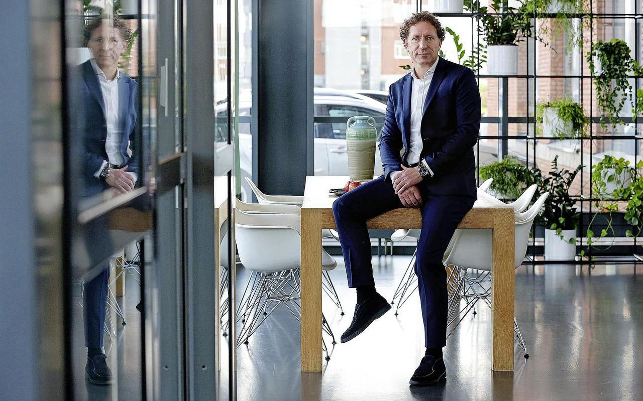 Adriaan Belonje: ,,Werkgevers kunnen de ontwikkelingen op de arbeidsmarkt niet bijbenen.'' Adriaan Belonje: ,,Werkgevers kunnen de ontwikkelingen op de arbeidsmarkt niet bijbenen.''