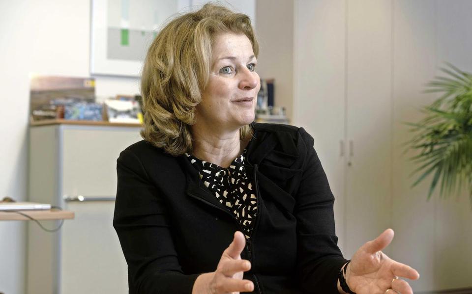 Marjan Van Loon Weg Als Directeur Shell Nederland. In Groningen Geboren ...