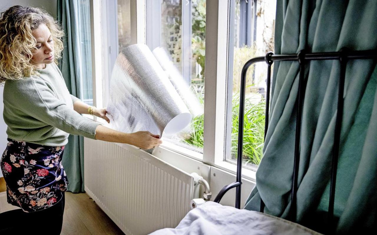 Isoleren helpt tegen hoge energierekeningen. Isoleren helpt tegen hoge energierekeningen.