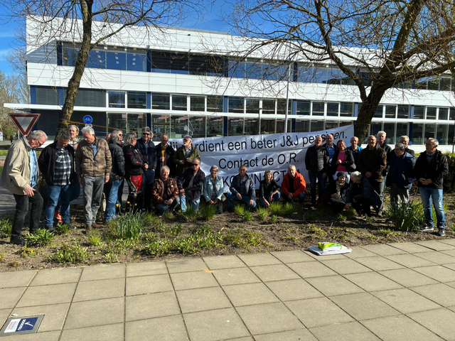 Gerard demonstreert in Groningen voor eerlijker pensioen. ‘Wat Johnson & Johnson doet is schandalig’