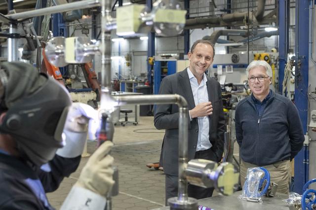 Het nieuwe plastic komt uit Delfzijl. Avantium-baas Tom van Aken: ‘Een tweede en grotere fabriek? Wa