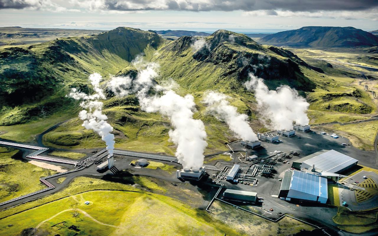 De energiecentrale van Hellisheidi, nabij de hoofdstad vann IJsland. De energiecentrale van Hellisheidi, nabij de hoofdstad vann IJsland.