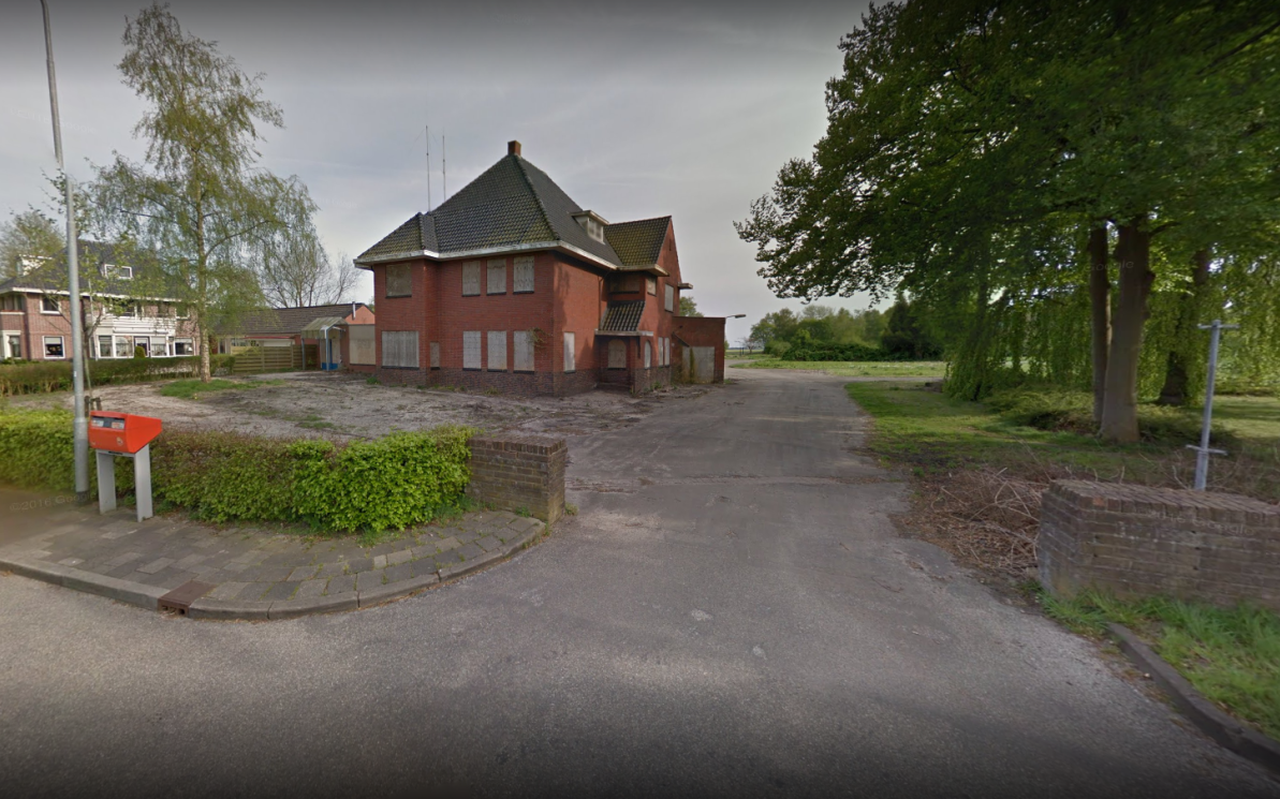 In en rond de vroegere directievilla op het Groot Bronswijk-park (dichtgetimmerd sinds de sluiting van het psychiatrisch ziekenhuis in 2006) wordt vanaf volgend jaar een nieuw gezondheidscentrum gerealiseerd voor Wagenborgen. Foto Google Streetview
In en rond de vroegere directievilla op het Groot Bronswijk-park (dichtgetimmerd sinds de sluiting van het psychiatrisch ziekenhuis in 2006) wordt vanaf volgend jaar een nieuw gezondheidscentrum gerealiseerd voor Wagenborgen. Foto Google Streetview