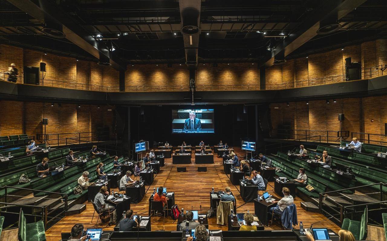 De Groningse gemeenteraad in vergadering in de Oosterpoort. De Groningse gemeenteraad in vergadering in de Oosterpoort.
