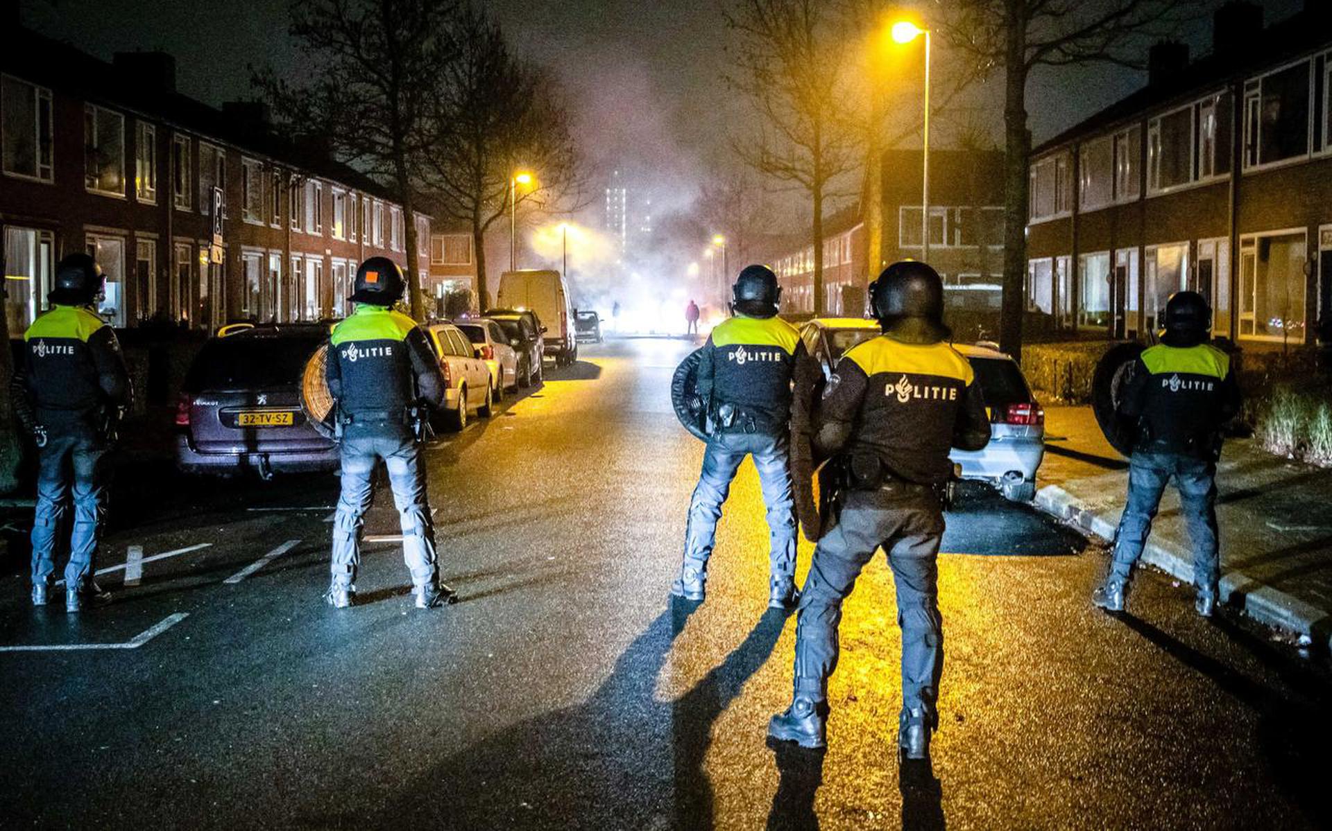 Mogelijk Zwaardere Straffen Voor Relschoppers Paddepoel - Dagblad Van ...