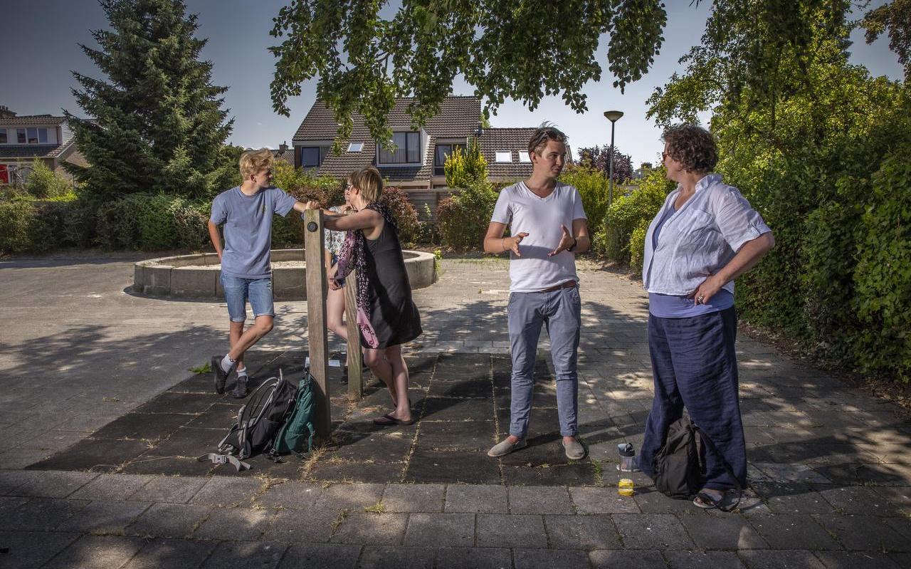 Bewoners van Paddepoel maken in de herfst de eerste plannen voor een buurtwarmtenet. Archieffoto stichting 050buurtwarmte Bewoners van Paddepoel maken in de herfst de eerste plannen voor een buurtwarmtenet. Archieffoto stichting 050buurtwarmte