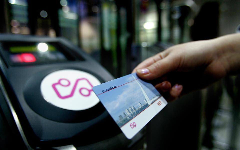 De ov-chipkaart wordt uitgefaseerd voor het nieuwe Ovpay. 