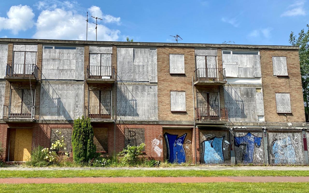 Verpauperde panden aan de Stikkerlaan in Winschoten. Foto: Gemeentebelangen Oldambt. Verpauperde panden aan de Stikkerlaan in Winschoten. Foto: Gemeentebelangen Oldambt.