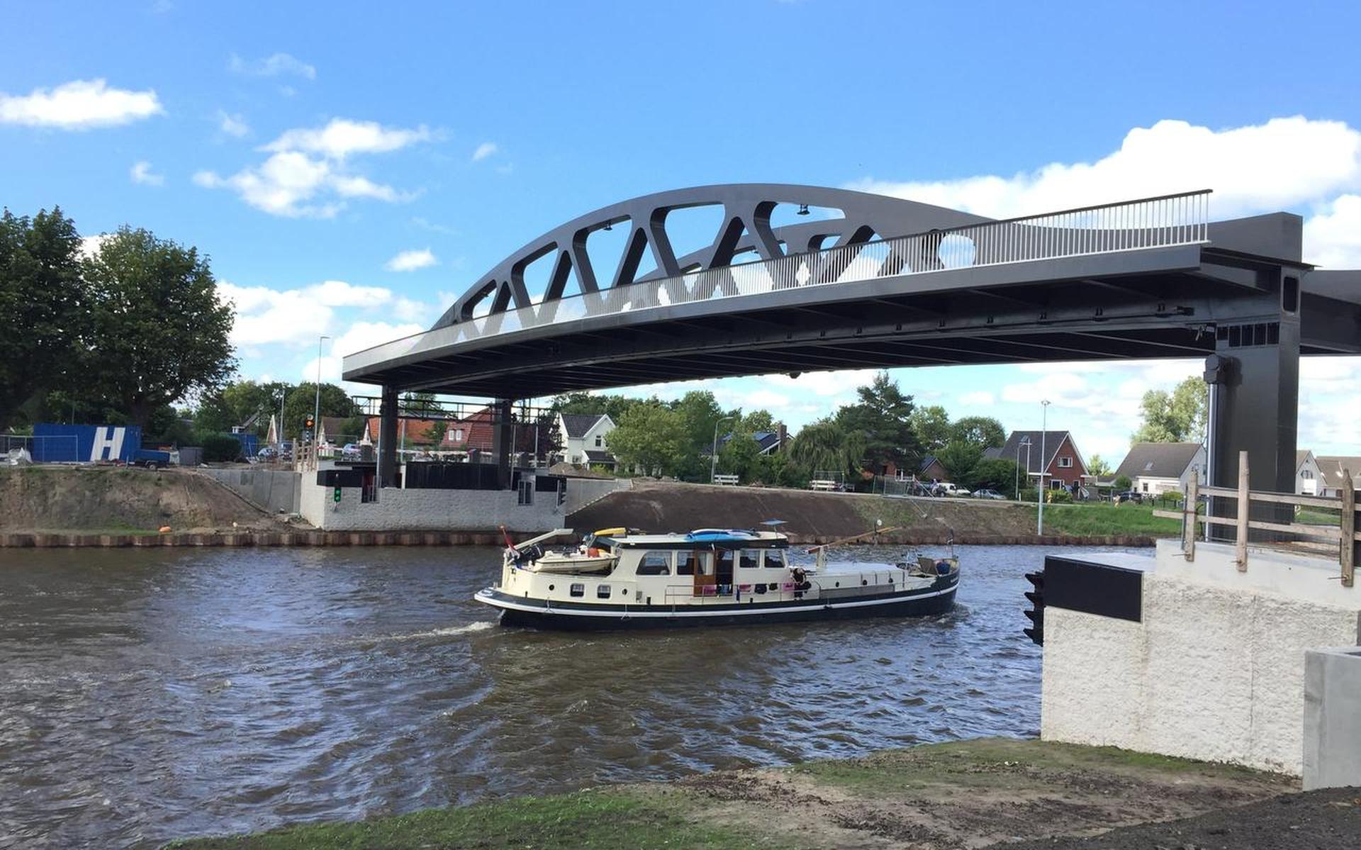De tafelbrug bij Dorkwerd.