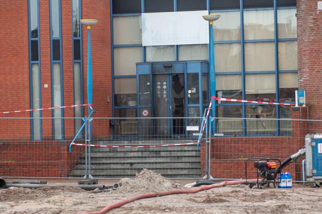 Man (21) uit Groningen in beeld voor bomaanslag gemeentehuis in Winschoten. Was huurconflict het mot