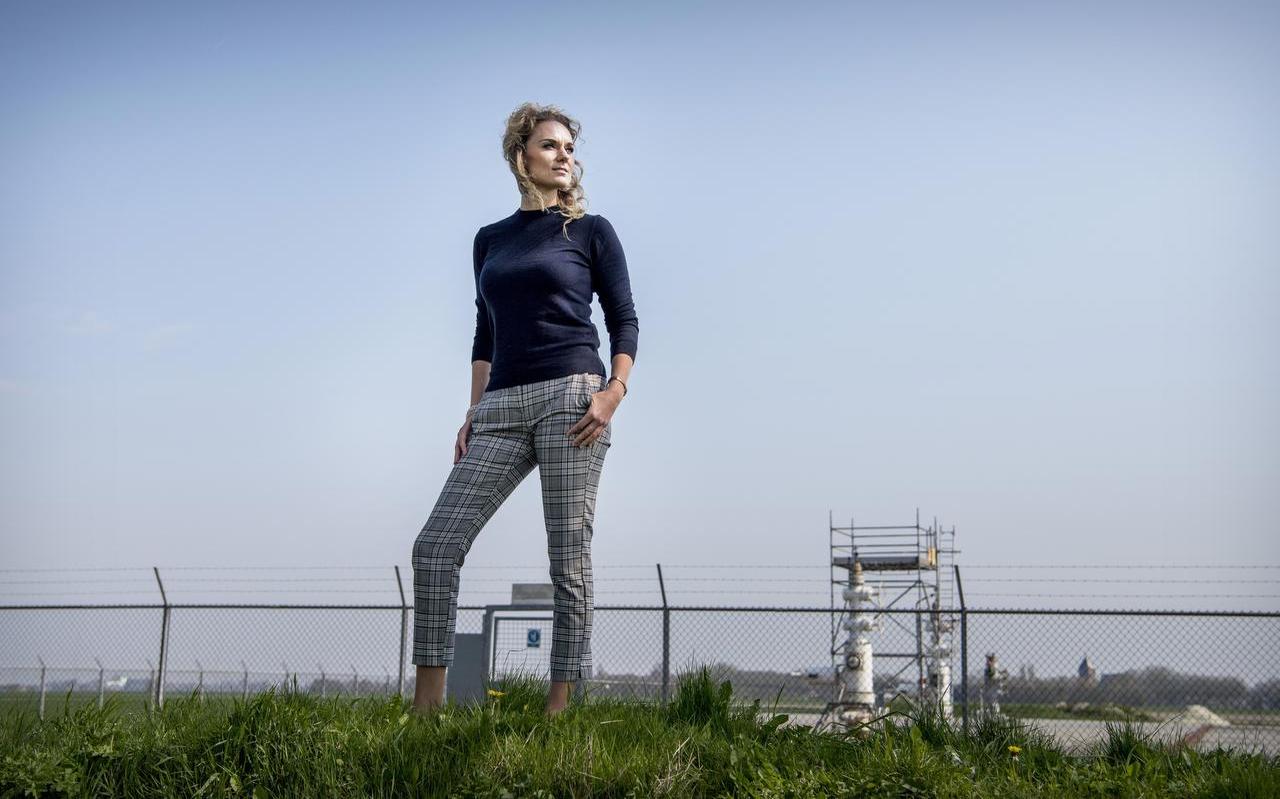 Advocaat Marcella Spithoff bij de gaslocatie in Zeerijp. „Ik hoop dat Groningen niet eindigt als Christchurch.” Foto: Corné Sparidaens Advocaat Marcella Spithoff bij de gaslocatie in Zeerijp. „Ik hoop dat Groningen niet eindigt als Christchurch.” Foto: Corné Sparidaens