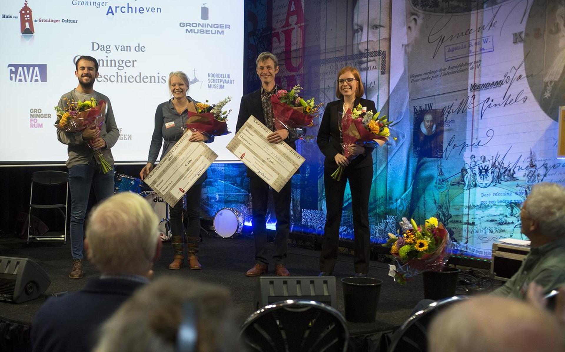 Alle genomineerden van de Scriptieprijs bijeen, v.l.n.r. Christiaan Brinkhuis, Aline Hut-de Groot (winnaar publieksprijs), Jim Klingers (winnaar juryprijs) en Lisanne Coolen. Eigen foto.