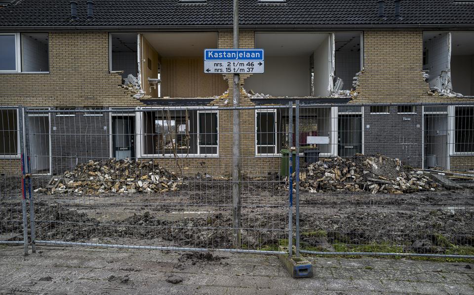 Huurder in aardbevingsgebied, zoals hier in de wijk Opwierde-Zuid in Appingedam, zitten vaak jaren met onzekerheid en vraag. Een speciaal loket zou kunnen helpen.