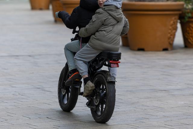 Burgemeester Eemsdelta: jeugdterreur in Delfzijl gevolg van chantage via sociale media