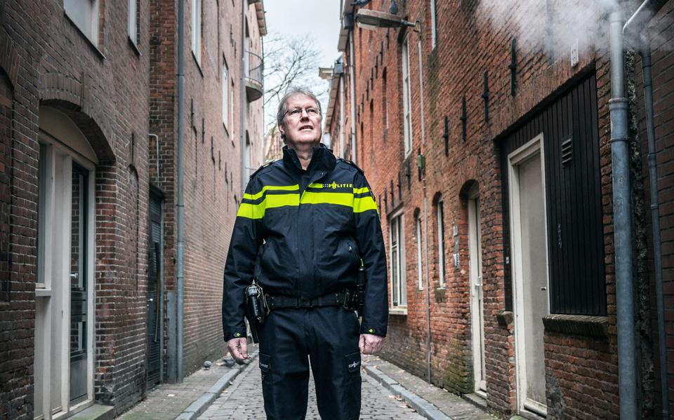 Gery Veldhuis, nu nog hoofdcommissaris van de regionale politie-eenheid Noord-Nederland. Maar vanaf volgende week 'gewoon' weer op straat te vinden, in de veel lagere rang van brigadier.