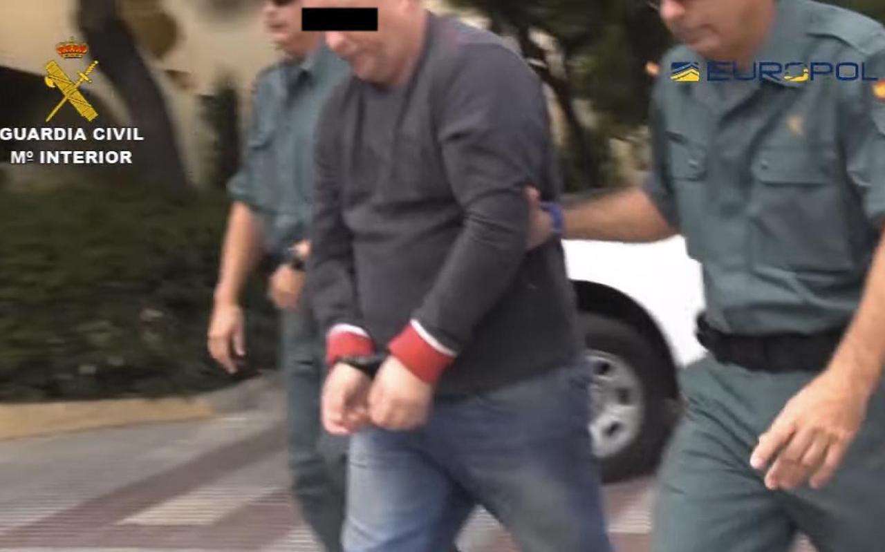 Beeld van de Spaanse politie van de arrestatie van Robert Dawes in 2015.
