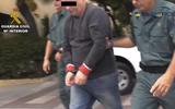 Beeld van de Spaanse politie van de arrestatie van Robert Dawes in 2015.