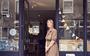 Marije Sietsma in de deuropening van Uitgeverij Loopvis. Foto: David Jagersma
