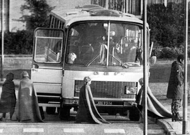 Beëindiging treinkaping wordt herdacht in Bovensmilde. Herdenking veroorzaakt overlast