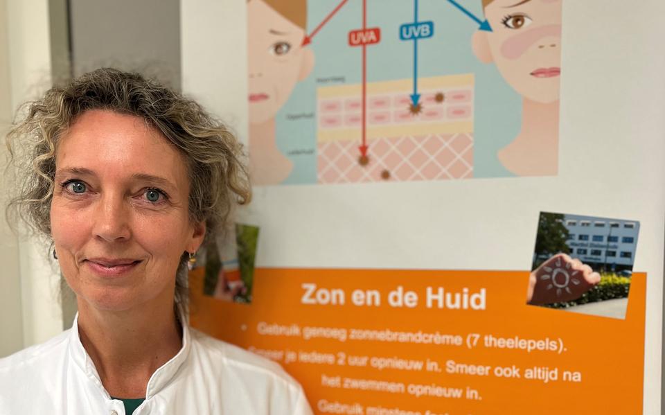 Dermatoloog Petra Harms van het Martini Ziekenhuis.