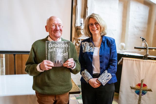 In ‘Groeten uit Ter Apel’ vertellen bewoners hoe Ter Apel werkelijk is. ‘Het azc is niet wat Ter Ape