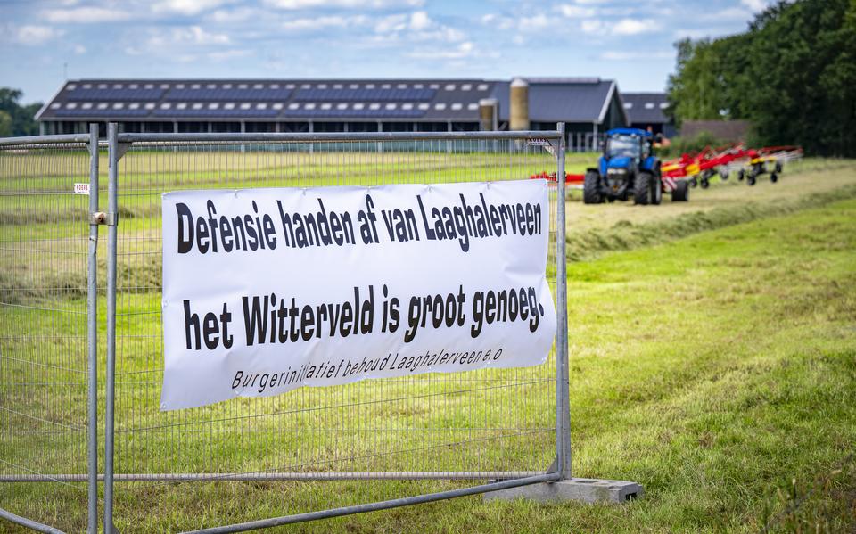 Boeren in Laaghalerveen vinden natuurgebied Witterveld een goed alternatief voor de uitbreiding van oefenterrein De Haar. 