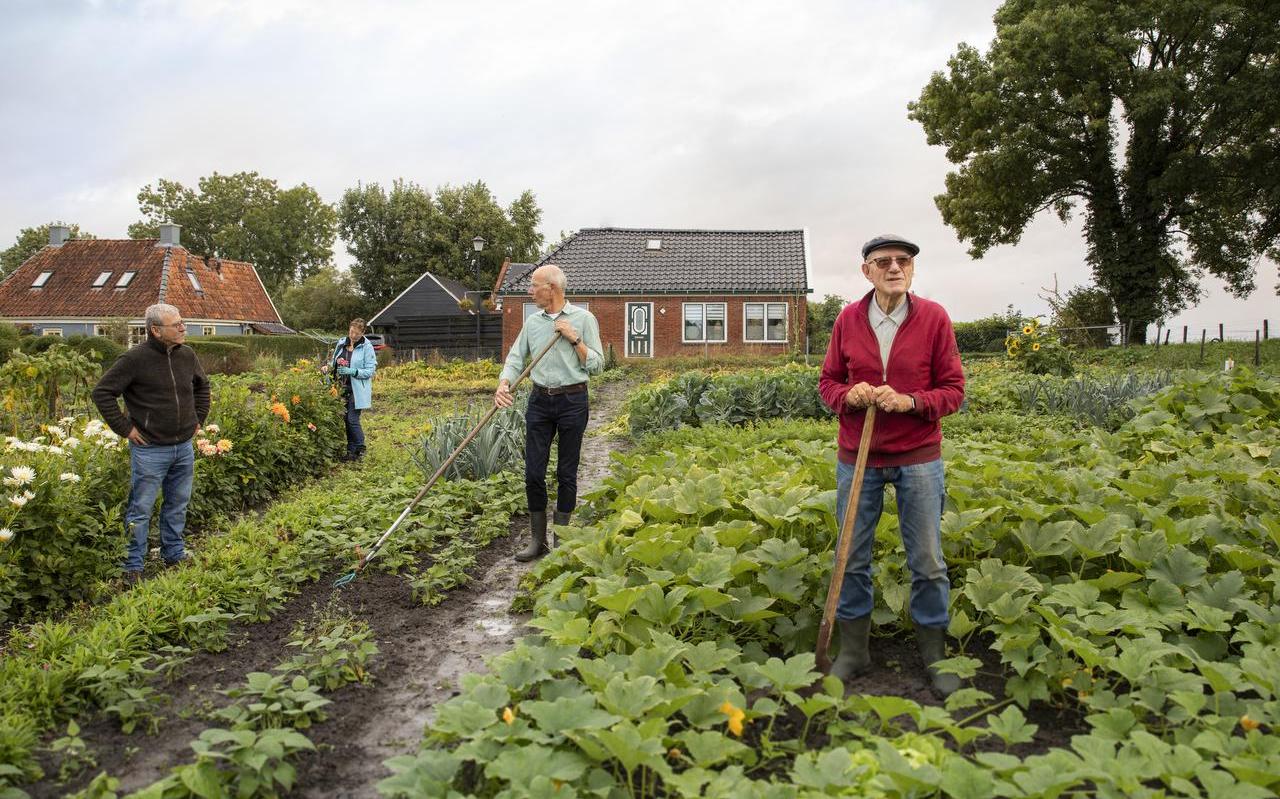 Project: 'Elk dorp zijn eigen voedseltuin'. Subsidie: 4 ton Project: 'Elk dorp zijn eigen voedseltuin'. Subsidie: 4 ton
