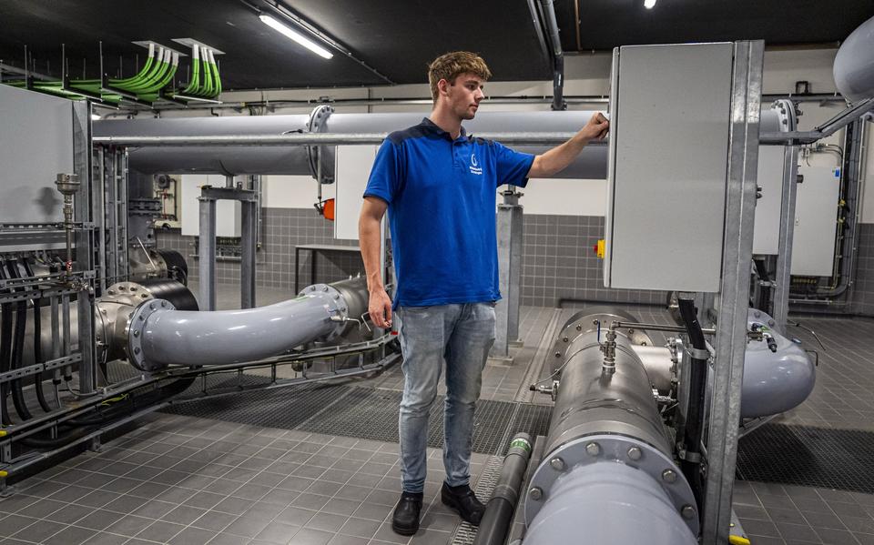 Tom van Ellen valt deze zomer in als vakantiekracht bij het drinkwaterstation bij Glimmen. 