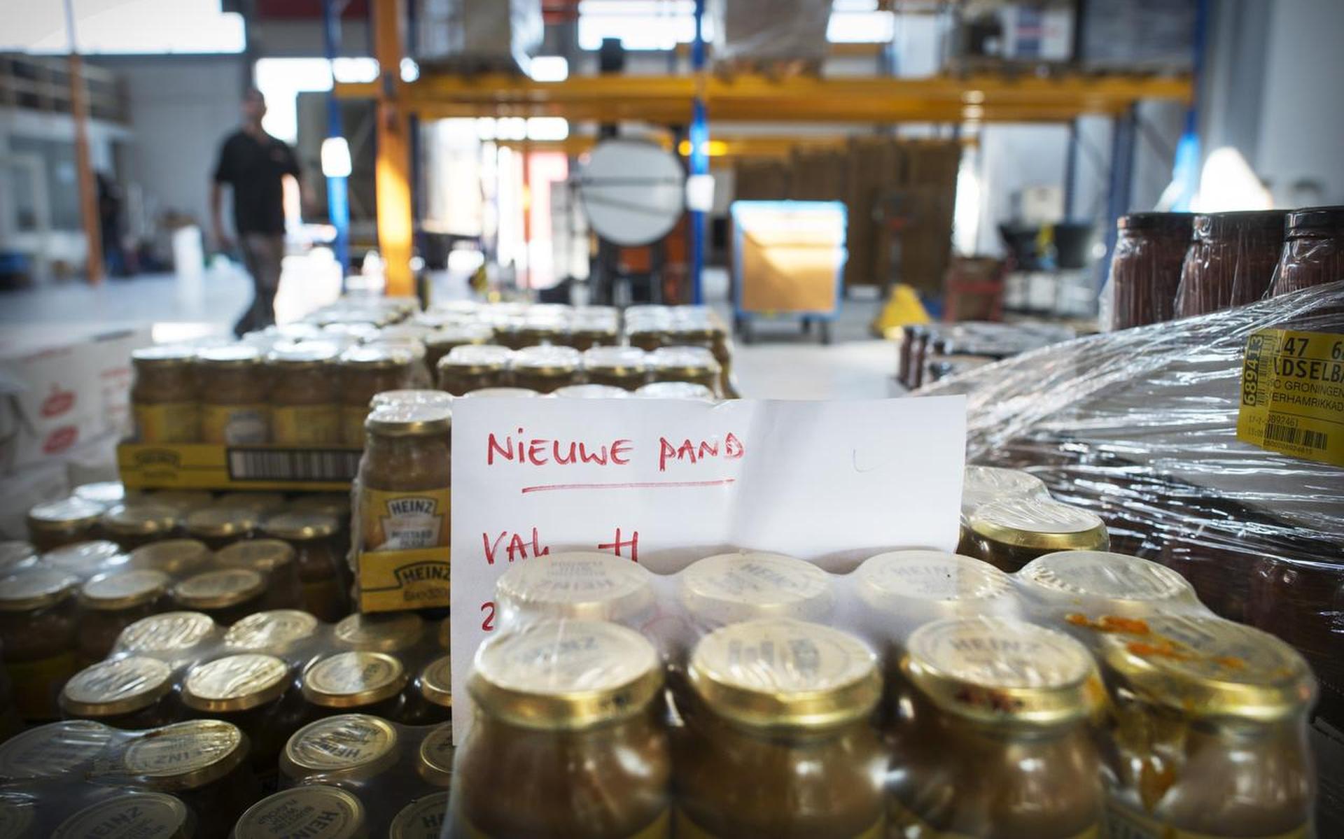 Voedselbank Groningen verhuist: ‘Alles loopt op rolletjes’ - Dagblad ...