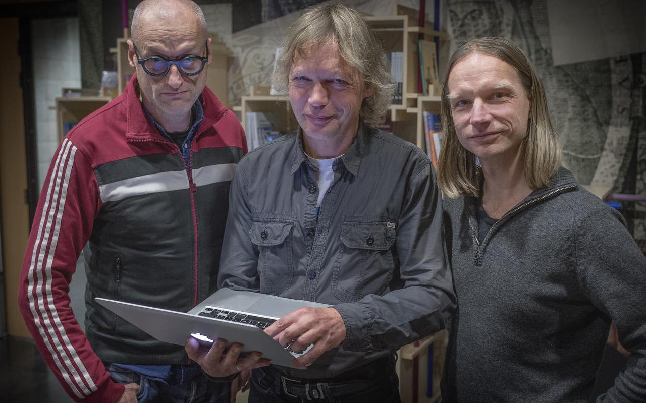 De redactie van Oader: vlnr Jan Glas, Tonko Ufkes en Hindry Schoonhoven.