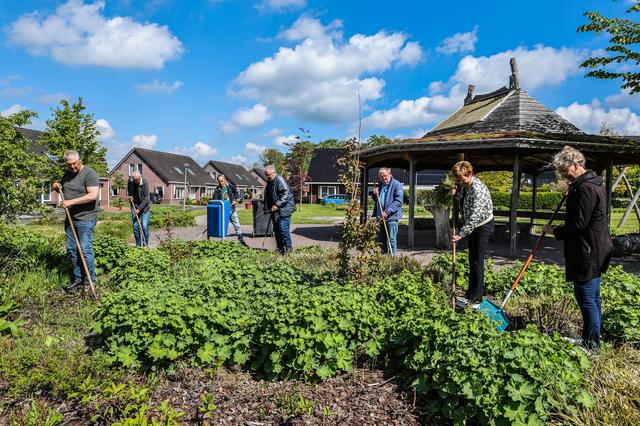 Bewoners opgelucht dat ze Harm Luppenspark in Finsterwolde niet meer hoeven te onderhouden. ‘Zoveel 