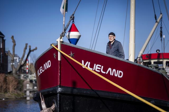Wonen op het voormalige beurtschip naar Vlieland. ‘Je leeft met de seizoenen en de natuur in hartje 