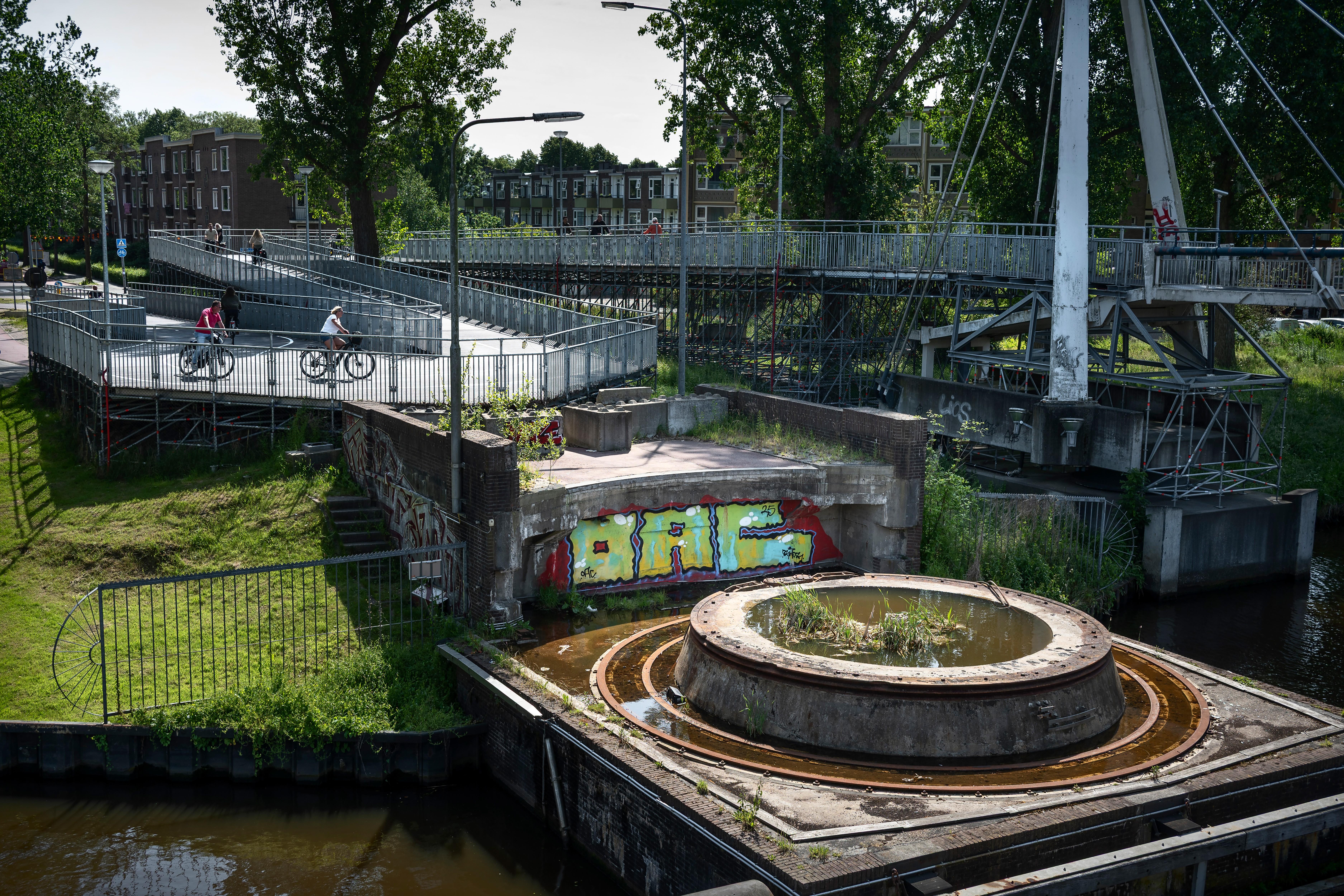 Tijdelijke fietsverbinding bij vervangen Gerrit Krolbrug in Groningen kan niet, zegt ook minister Ka