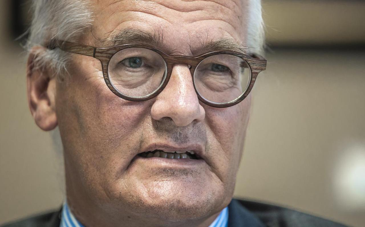 ,,De problematiek moet kleiner gemaakt worden", zegt Herman Sietsma bij zijn aanstelling als Nationaal Coördinator Groningen. Foto: Duncan Wijting ,,De problematiek moet kleiner gemaakt worden", zegt Herman Sietsma bij zijn aanstelling als Nationaal Coördinator Groningen. Foto: Duncan Wijting