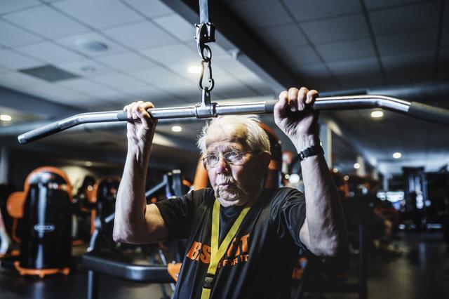 Je leven lang fit blijven? Dit is de sportschoolroutine van Roel (96) uit Groningen
