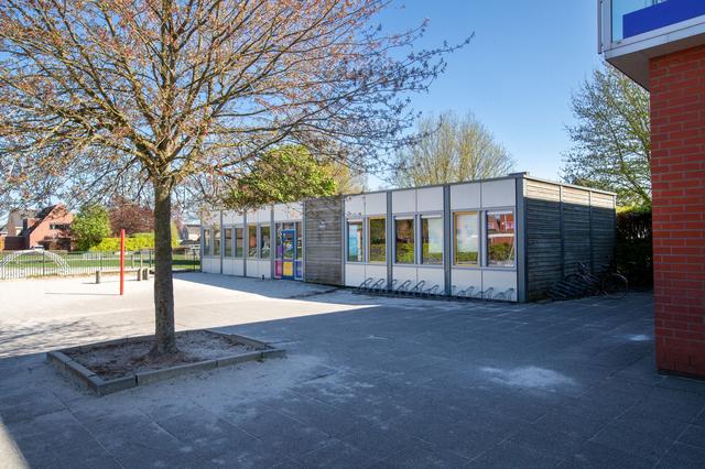 Benauwd, weinig energie en geen concentratie: leerlingen Braskörf Veendam krijgen les in een noodlok