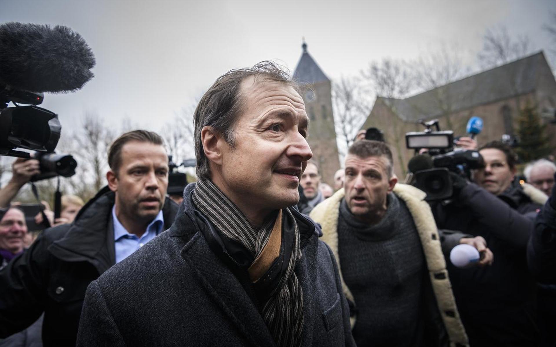 Minister Eric Wiebes van Economische Zaken eerder in Zeerijp. Foto: Archief DvhN.